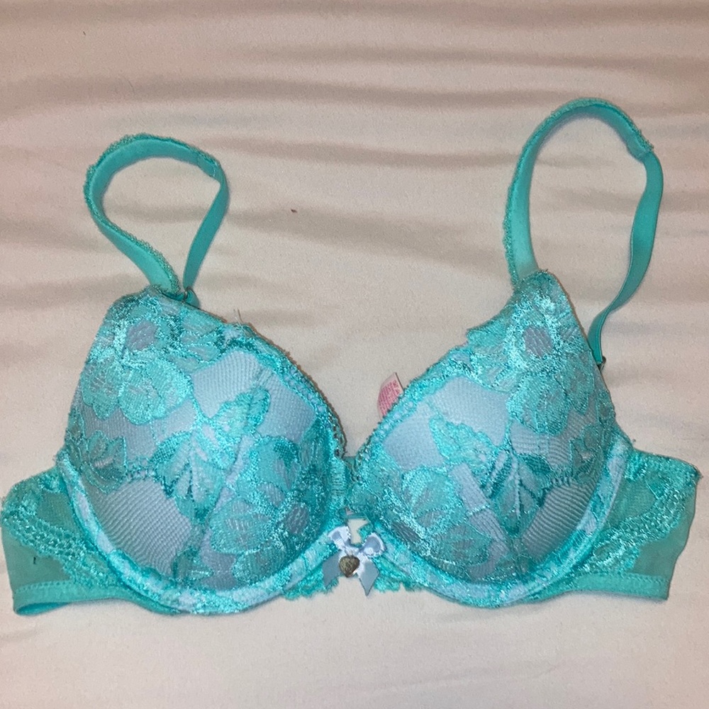 Women’s Victoria’s Secret Body By Victoria All over lace blue push up plunge bra